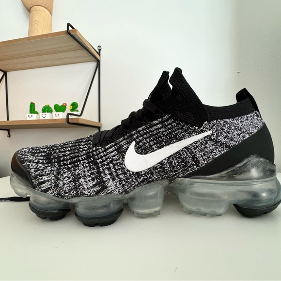 Nike W Air Vapormax Flyknit 3 US 7.5 - Picture 2 of 6